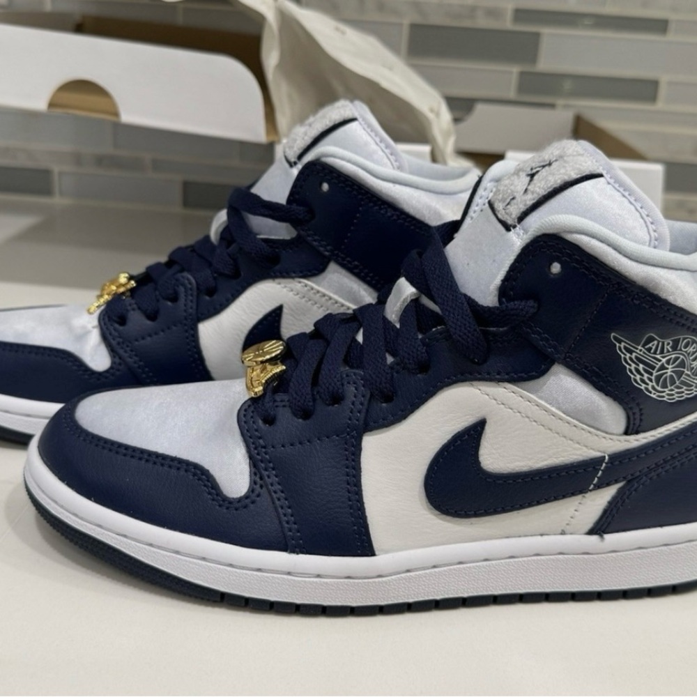 Jordan Women's Sneakers Dark Blue and White
